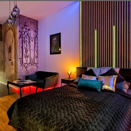 Apartament Czarny Z Jacuzzi Krakow Exterior photo