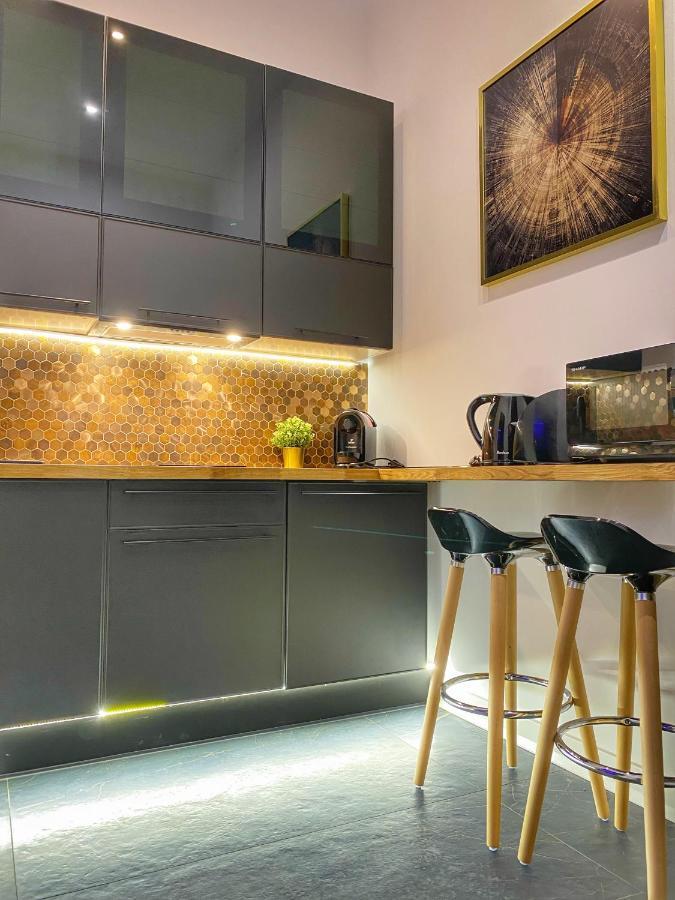 Apartament Czarny Z Jacuzzi Krakow Exterior photo