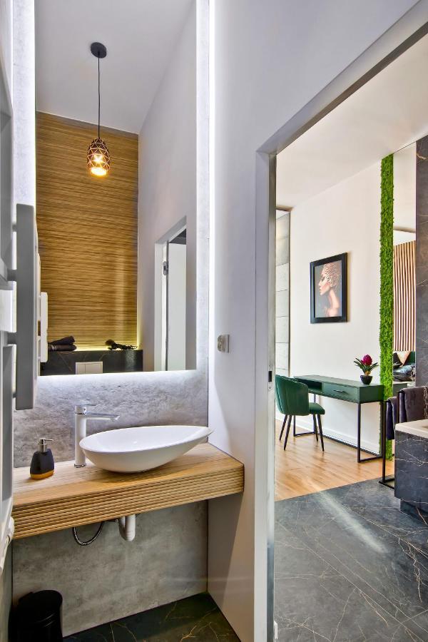 Apartament Czarny Z Jacuzzi Krakow Exterior photo