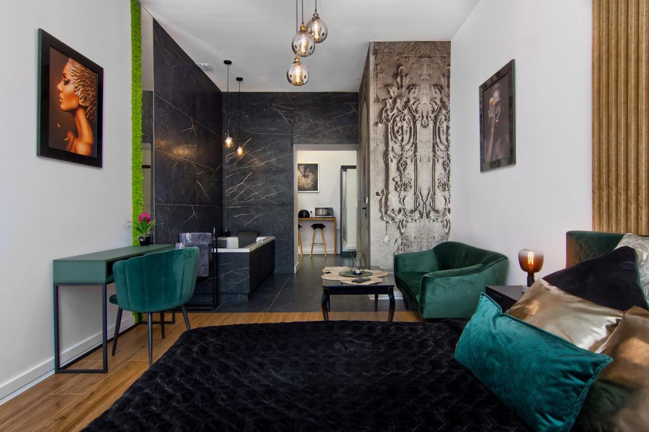Apartament Czarny Z Jacuzzi Krakow Exterior photo