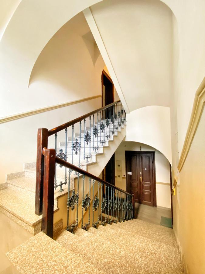 Apartament Czarny Z Jacuzzi Krakow Exterior photo